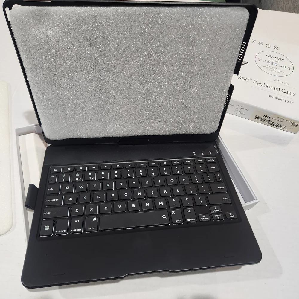 Black 360° Keyboard Case for iPad 10.5